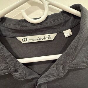 Travis Mathew polo. XXL. Good condition. Dark grey.